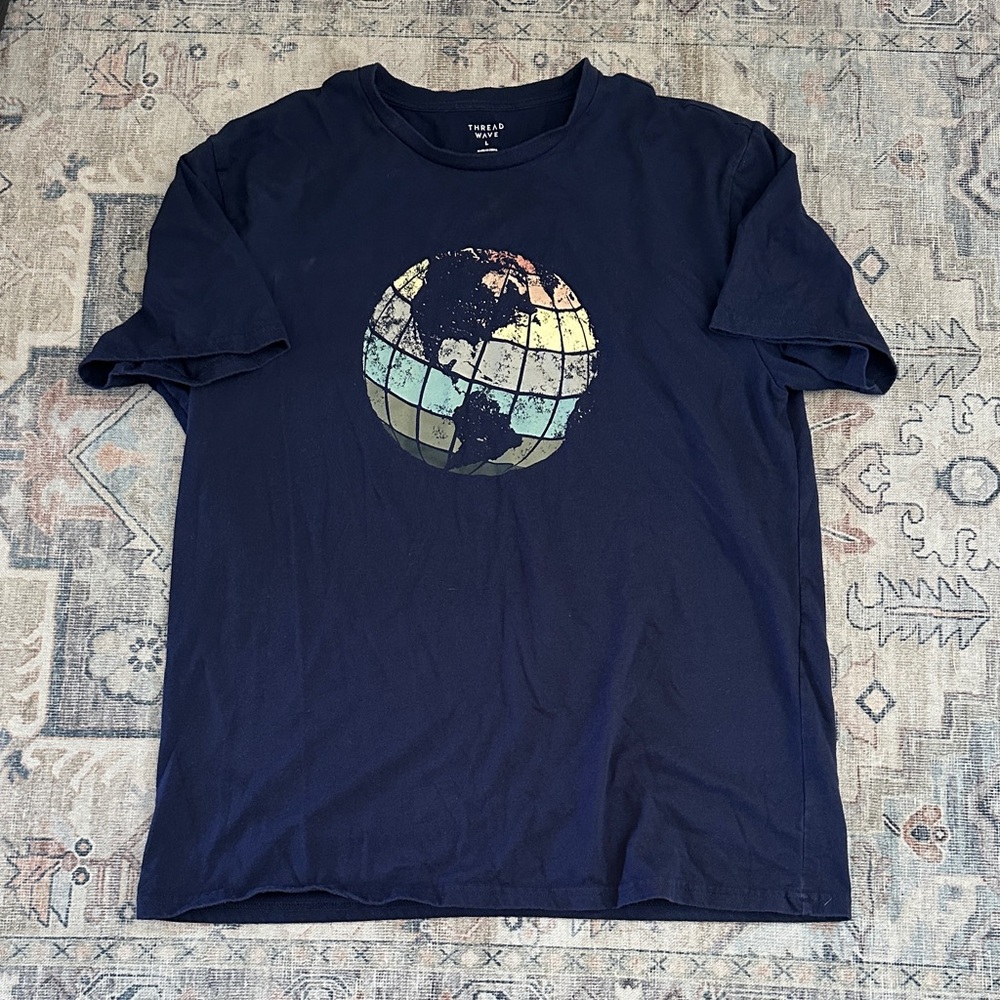 Thread wave men’s T-shirt size large